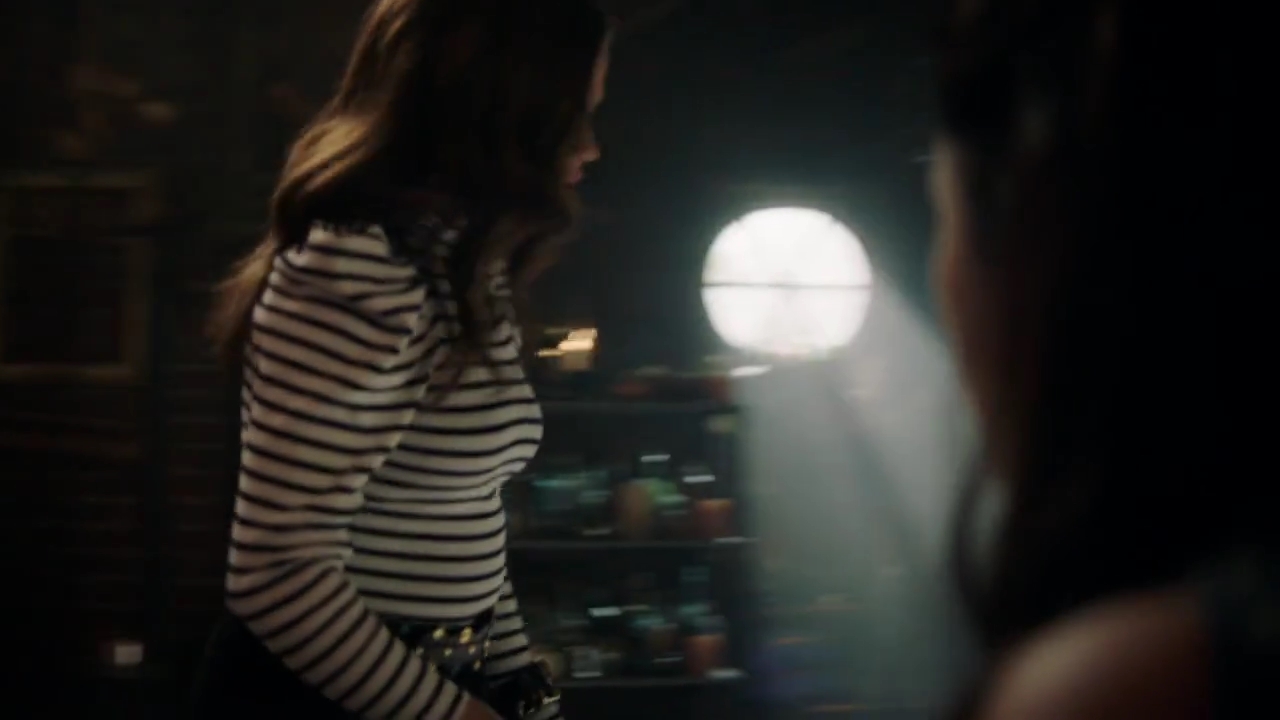 Charmed-Online-dot-nl_Charmed-1x02LetThisMotherOut00763.jpg Charmed-Online-dot-nl_Charmed-1x02LetThisMotherOut00763.jpg