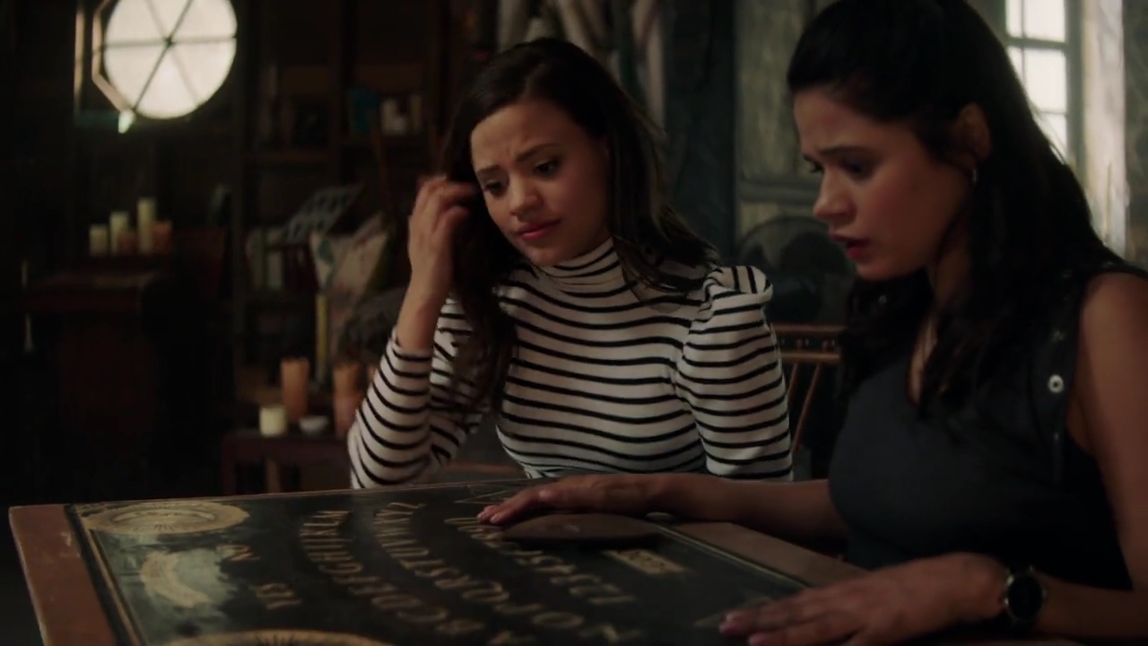 Charmed-Online-dot-nl_Charmed-1x02LetThisMotherOut00766.jpg Charmed-Online-dot-nl_Charmed-1x02LetThisMotherOut00766.jpg