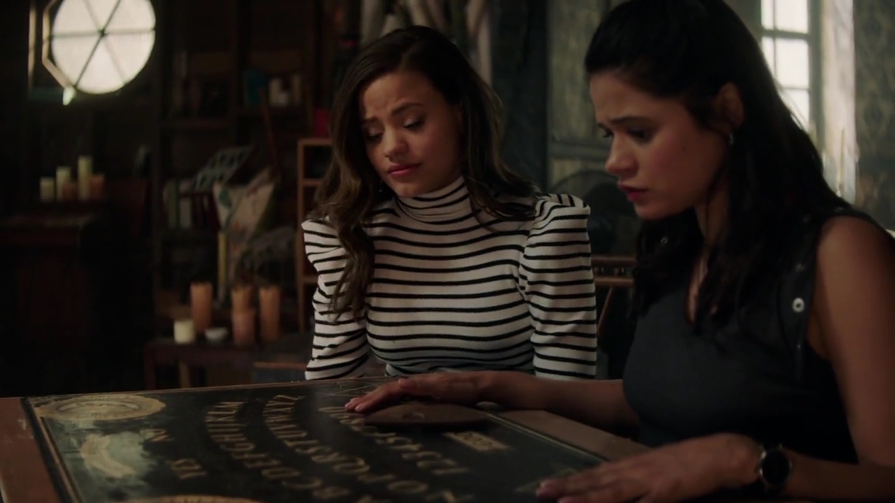 Charmed-Online-dot-nl_Charmed-1x02LetThisMotherOut00767.jpg Charmed-Online-dot-nl_Charmed-1x02LetThisMotherOut00767.jpg