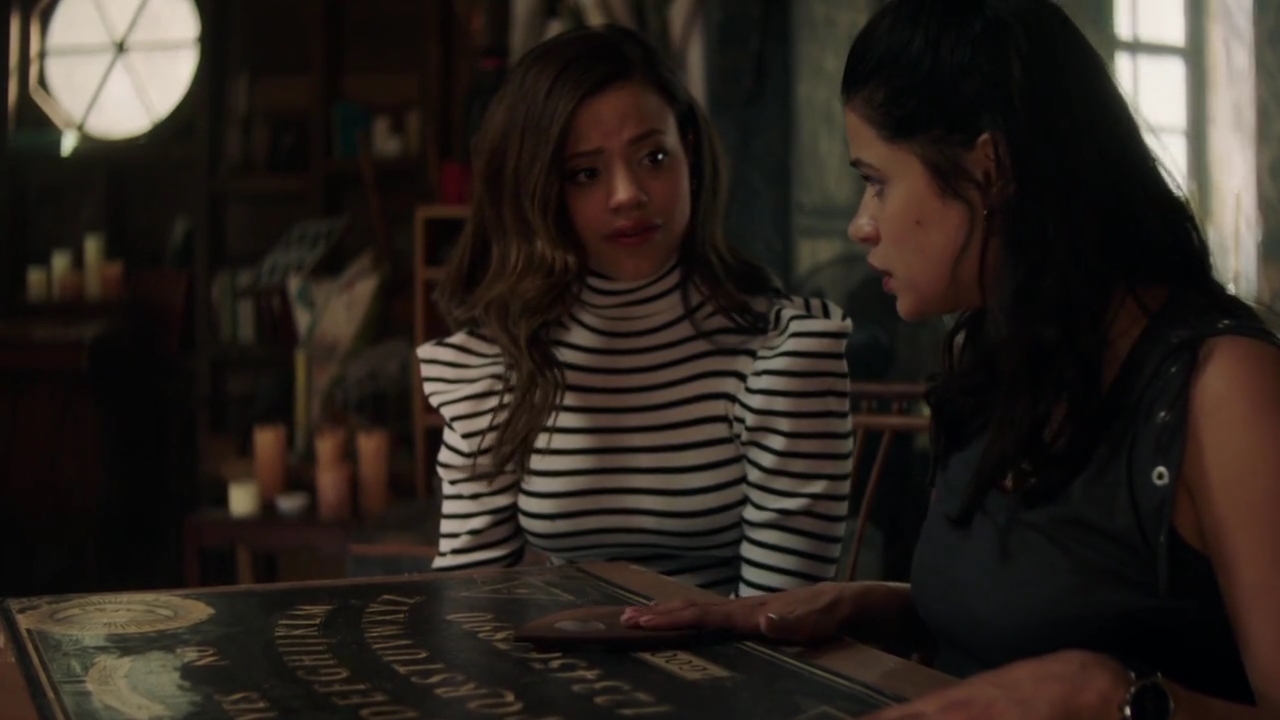 Charmed-Online-dot-nl_Charmed-1x02LetThisMotherOut00773.jpg Charmed-Online-dot-nl_Charmed-1x02LetThisMotherOut00773.jpg
