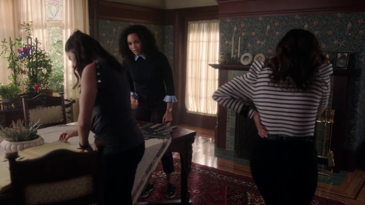 Charmed-Online-dot-nl_Charmed-1x02LetThisMotherOut00807.jpg Charmed-Online-dot-nl_Charmed-1x02LetThisMotherOut00807.jpg