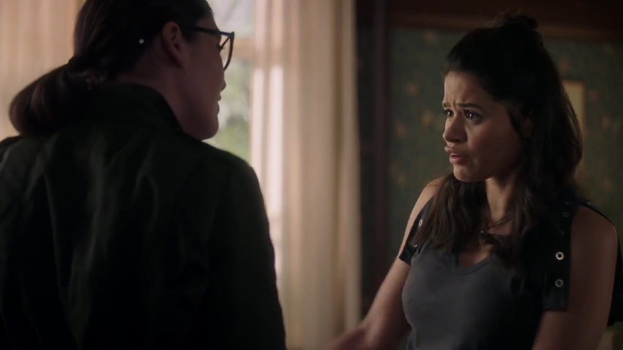 Charmed-Online-dot-nl_Charmed-1x02LetThisMotherOut00917.jpg