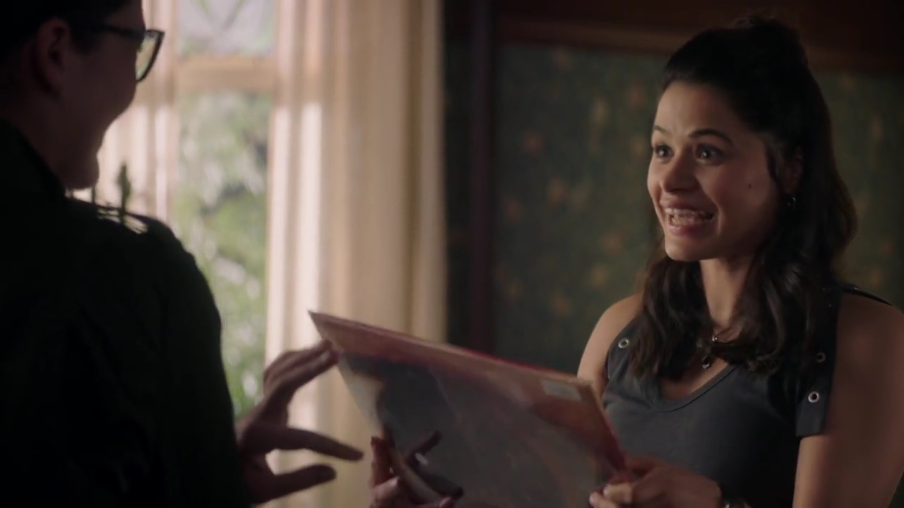 Charmed-Online-dot-nl_Charmed-1x02LetThisMotherOut00931.jpg