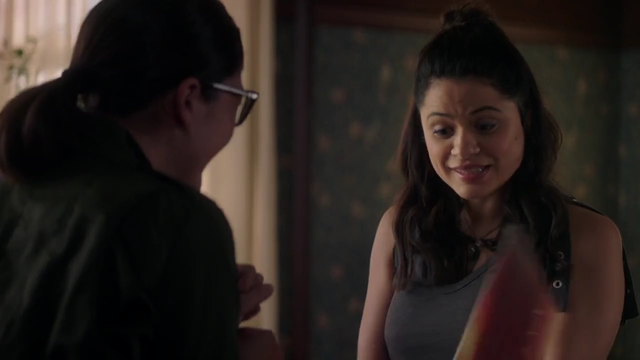 Charmed-Online-dot-nl_Charmed-1x02LetThisMotherOut00935.jpg