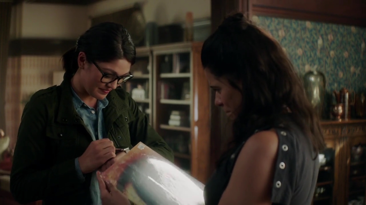 Charmed-Online-dot-nl_Charmed-1x02LetThisMotherOut00938.jpg