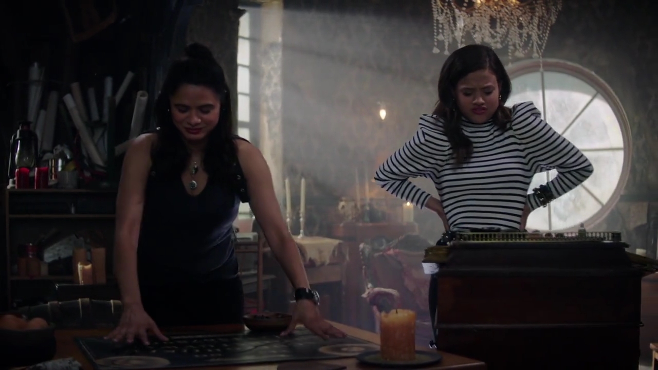 Charmed-Online-dot-nl_Charmed-1x02LetThisMotherOut01061.jpg Charmed-Online-dot-nl_Charmed-1x02LetThisMotherOut01061.jpg