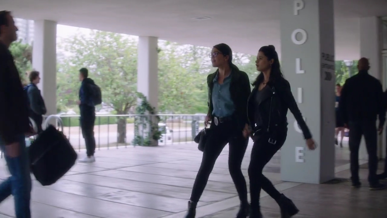 Charmed-Online-dot-nl_Charmed-1x02LetThisMotherOut01090.jpg Charmed-Online-dot-nl_Charmed-1x02LetThisMotherOut01090.jpg