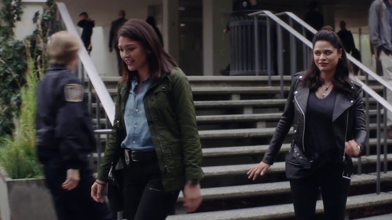 Charmed-Online-dot-nl_Charmed-1x02LetThisMotherOut01108.jpg
