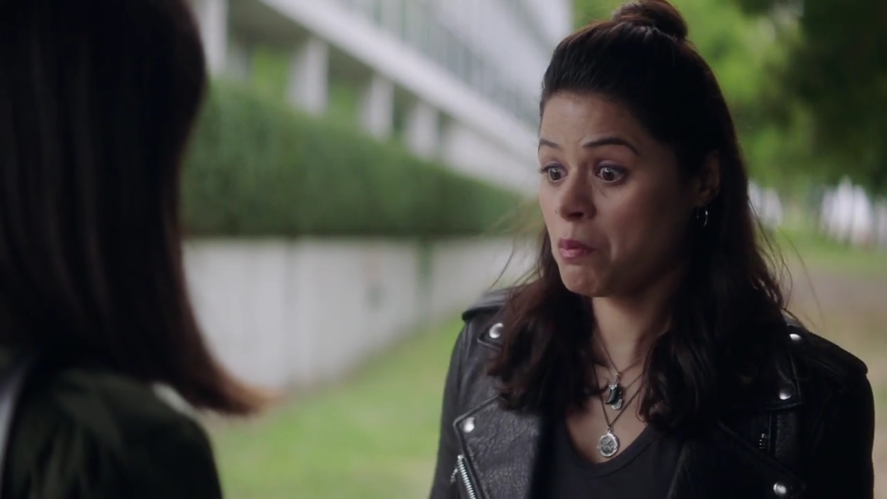 Charmed-Online-dot-nl_Charmed-1x02LetThisMotherOut01121.jpg