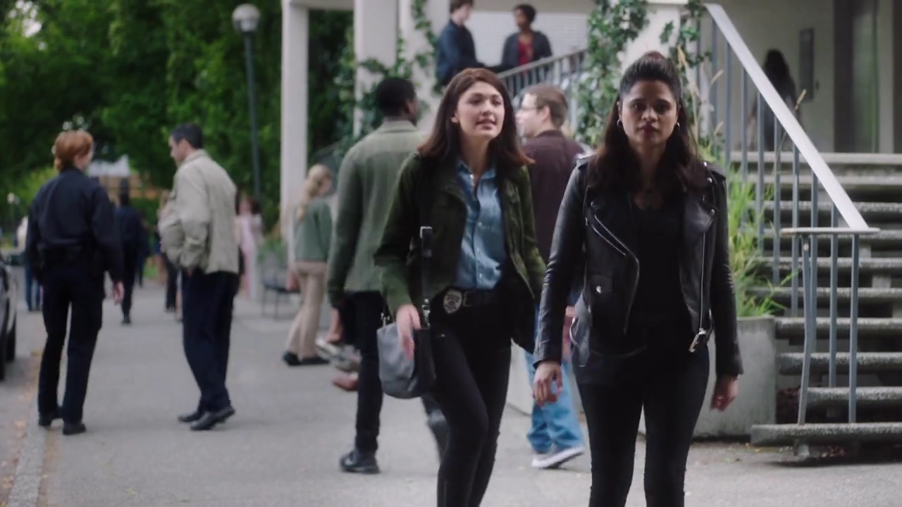 Charmed-Online-dot-nl_Charmed-1x02LetThisMotherOut01124.jpg