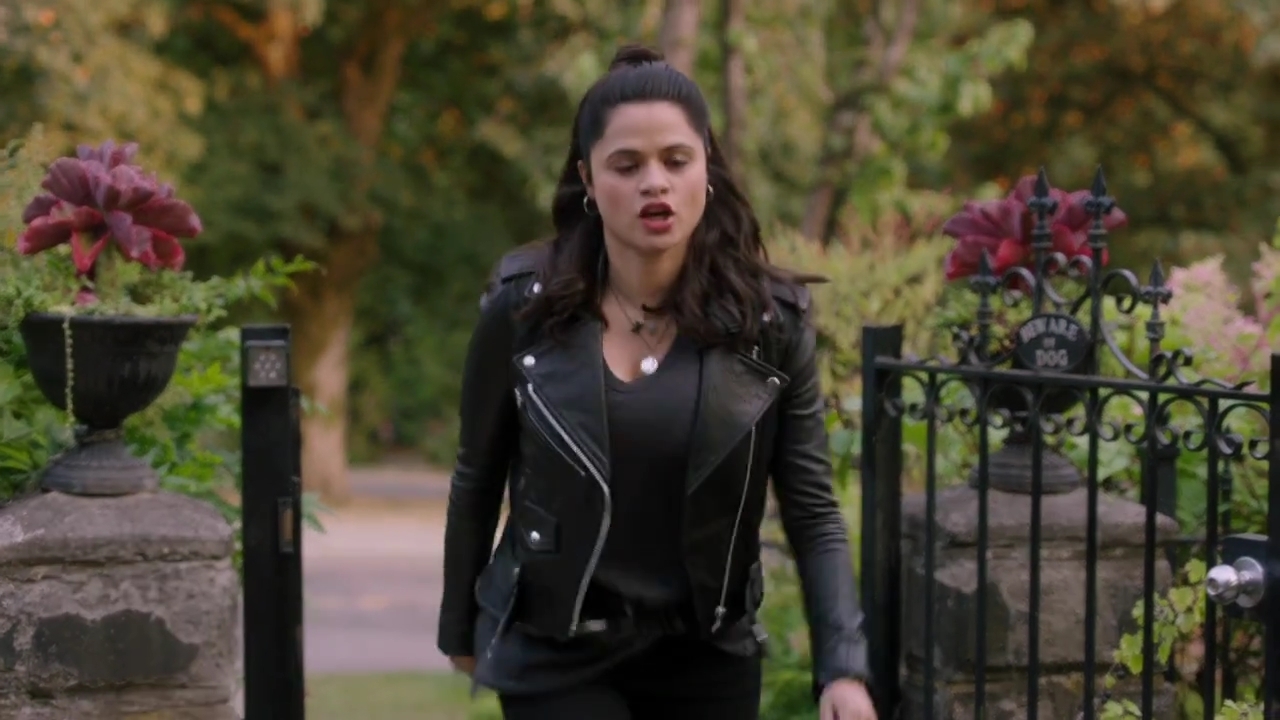 Charmed-Online-dot-nl_Charmed-1x02LetThisMotherOut01217.jpg