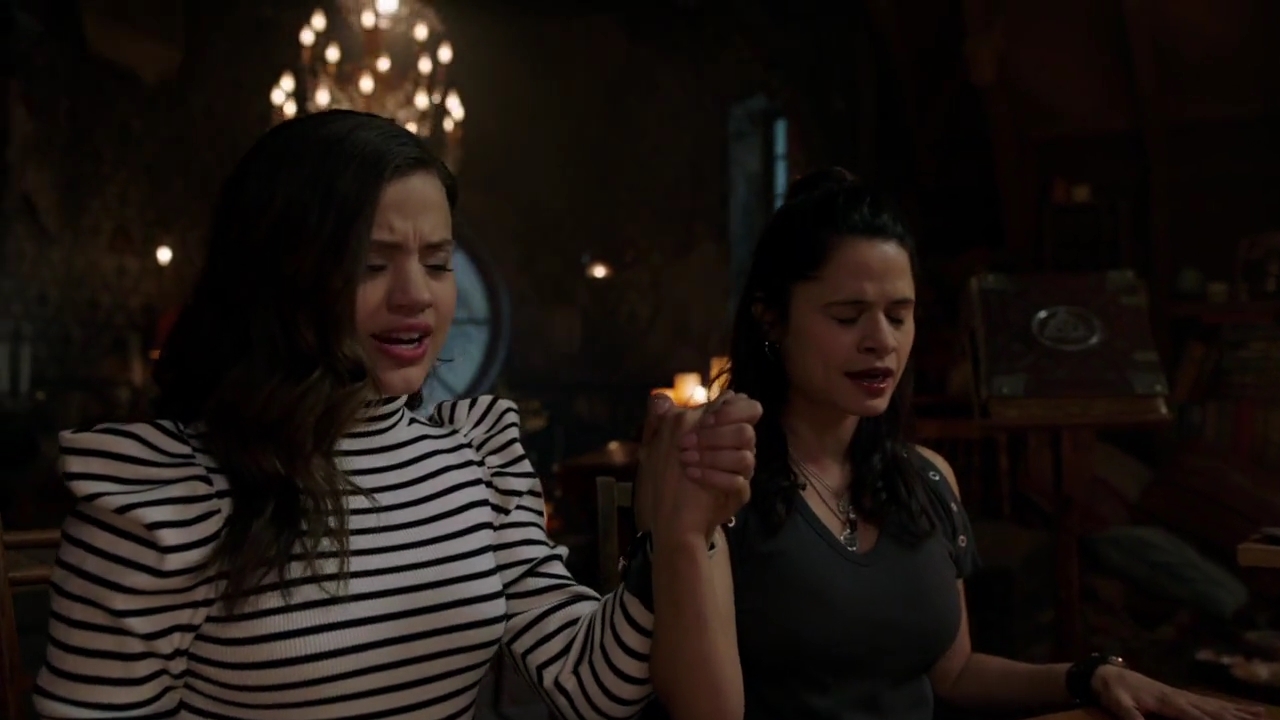 Charmed-Online-dot-nl_Charmed-1x02LetThisMotherOut01237.jpg