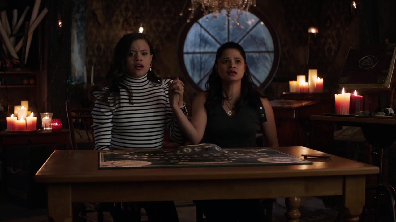 Charmed-Online-dot-nl_Charmed-1x02LetThisMotherOut01241.jpg