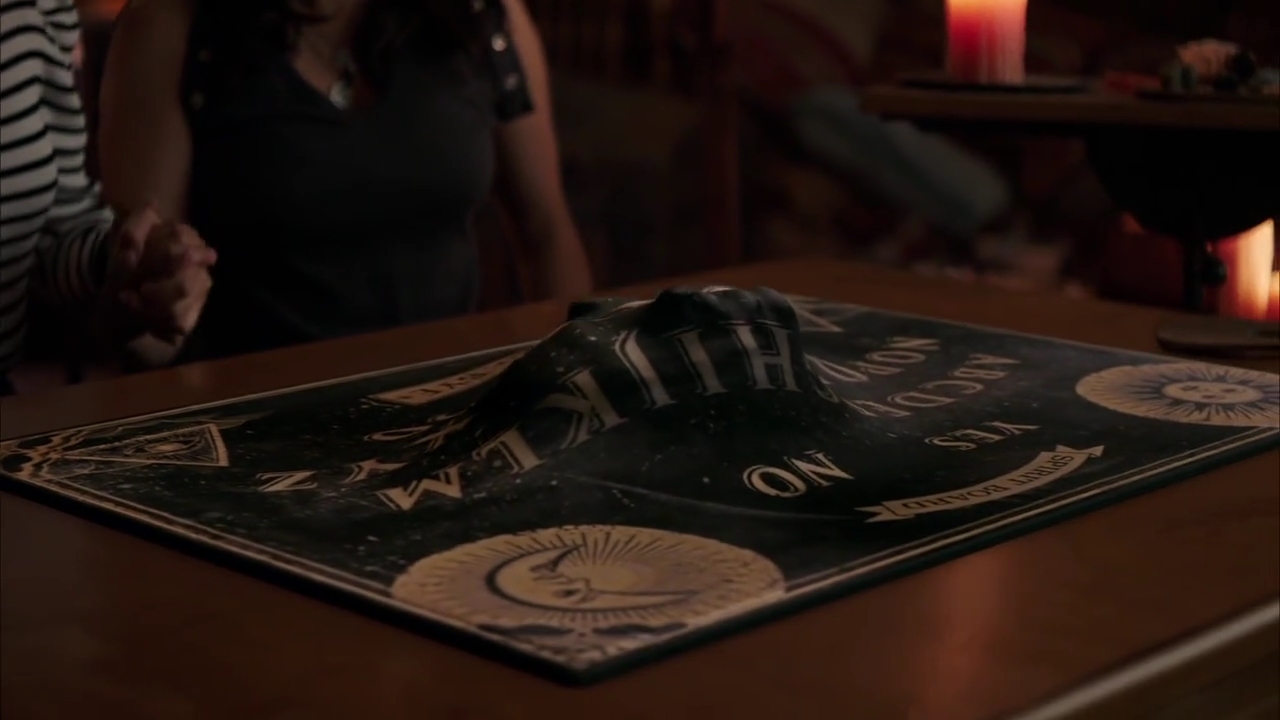 Charmed-Online-dot-nl_Charmed-1x02LetThisMotherOut01245.jpg