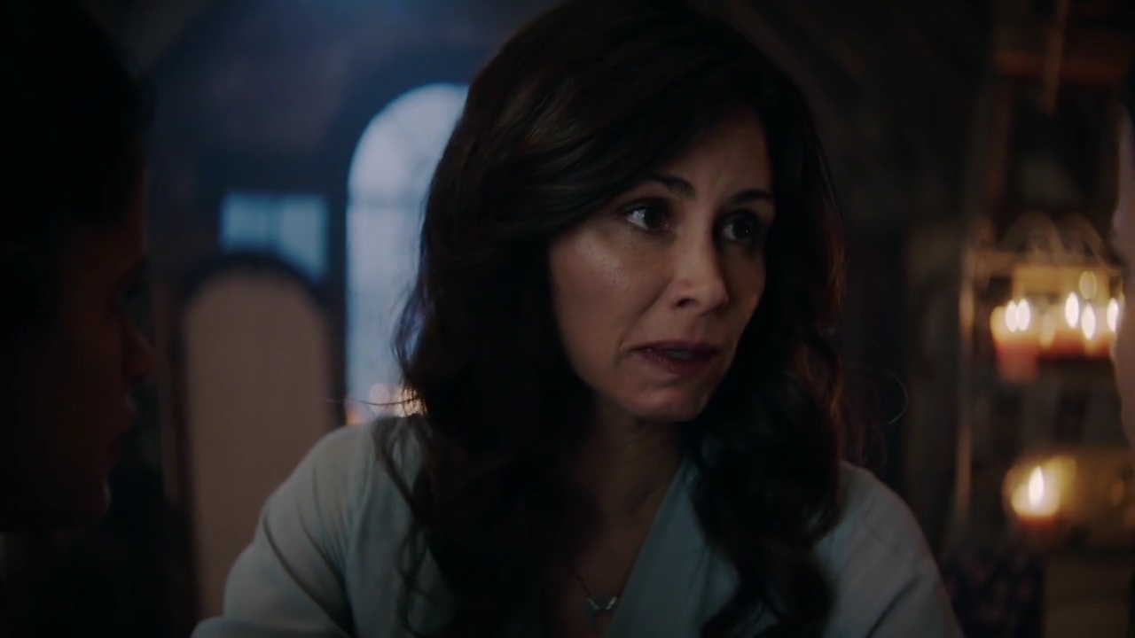 Charmed-Online-dot-nl_Charmed-1x02LetThisMotherOut01310.jpg