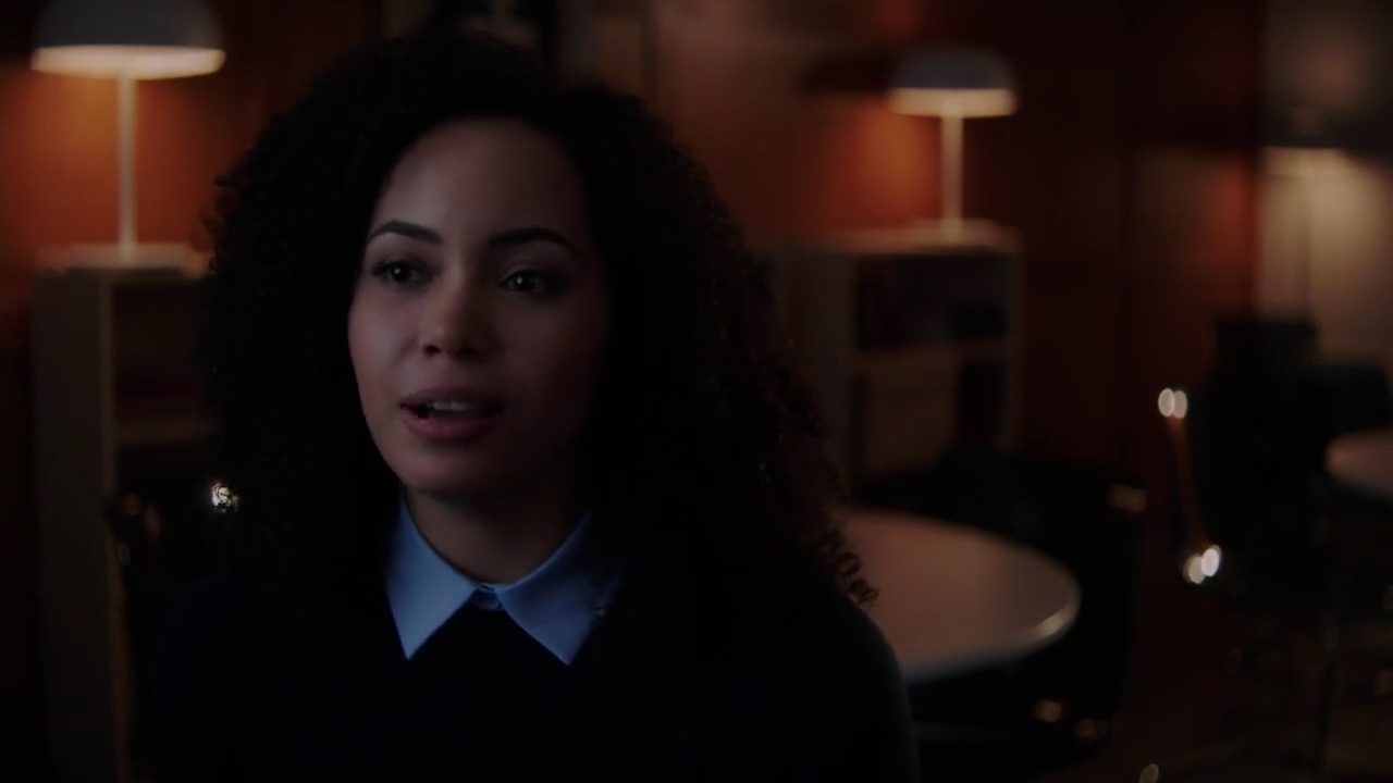 Charmed-Online-dot-nl_Charmed-1x02LetThisMotherOut01319.jpg