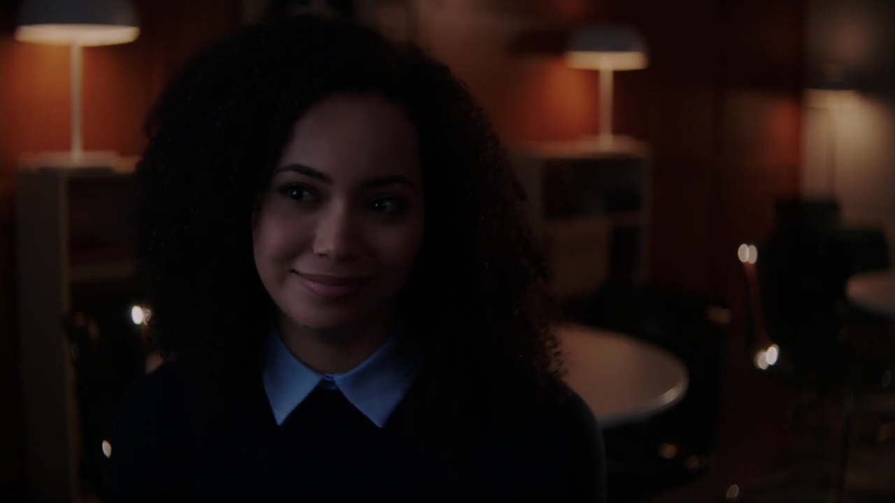 Charmed-Online-dot-nl_Charmed-1x02LetThisMotherOut01326.jpg