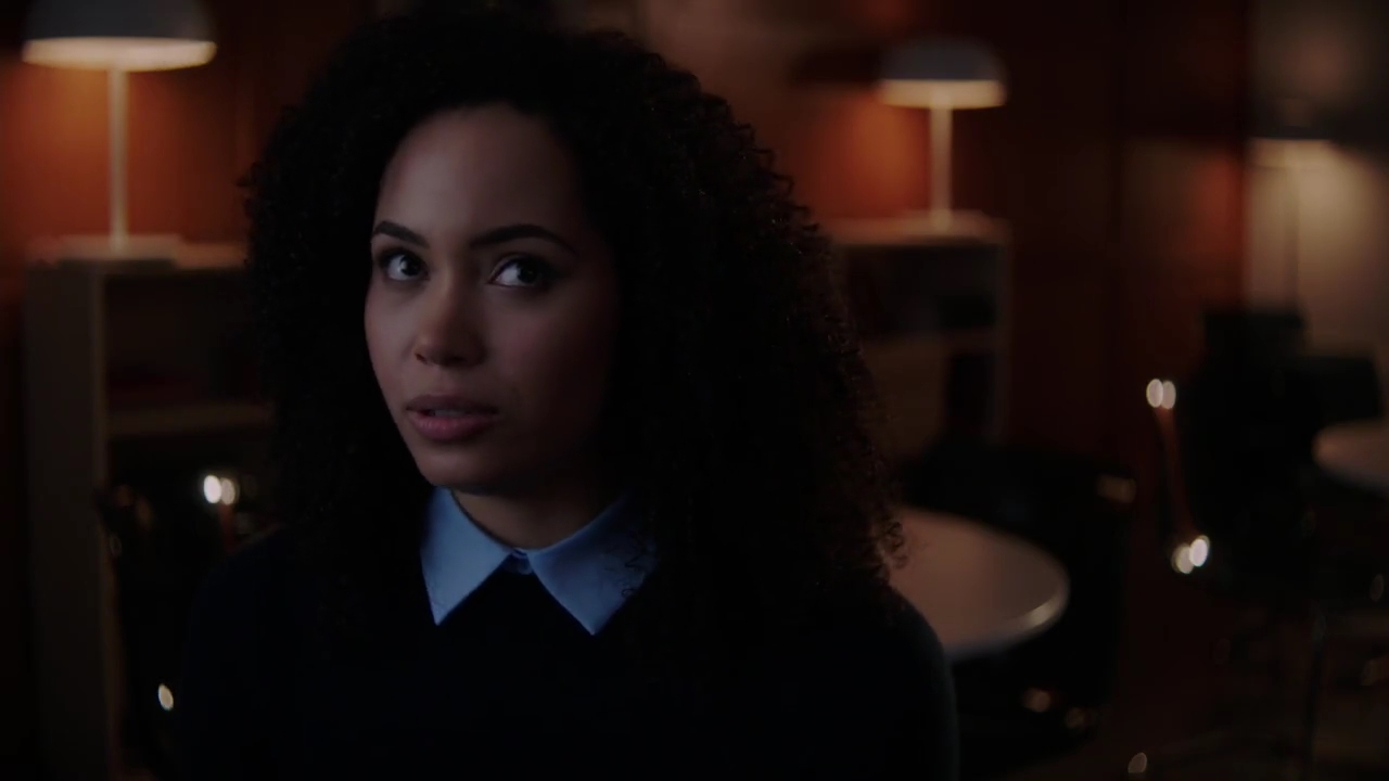 Charmed-Online-dot-nl_Charmed-1x02LetThisMotherOut01333.jpg