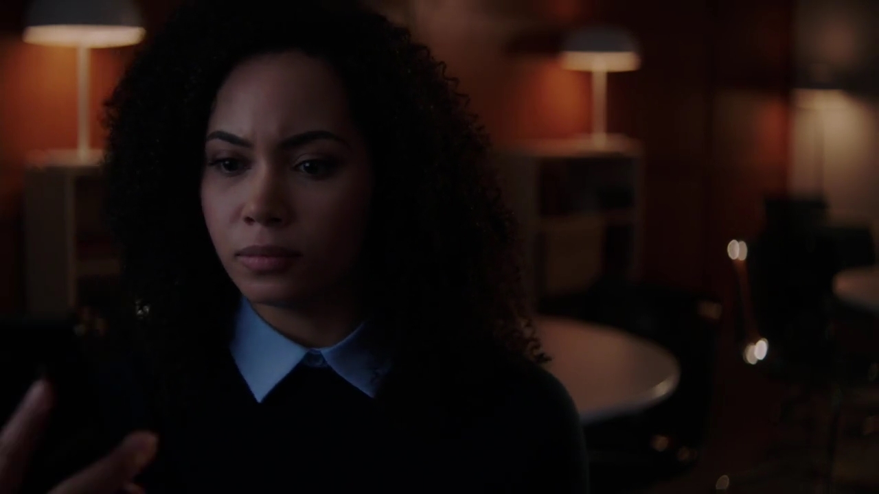 Charmed-Online-dot-nl_Charmed-1x02LetThisMotherOut01342.jpg