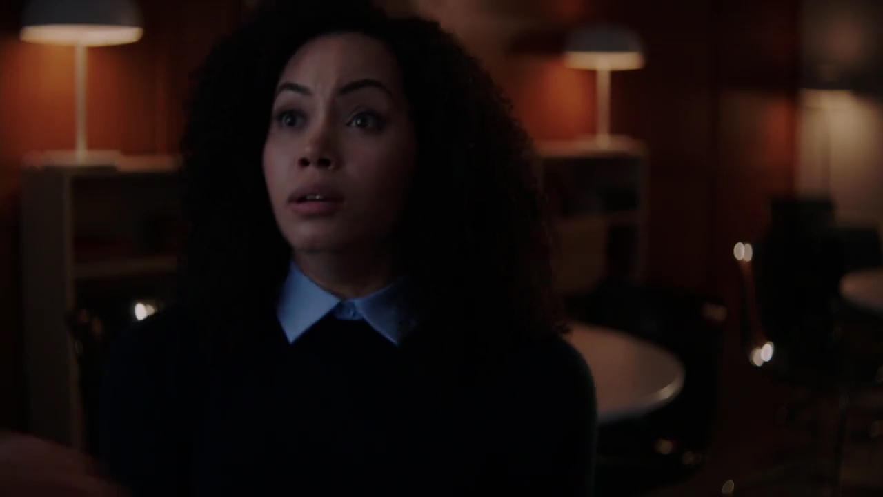 Charmed-Online-dot-nl_Charmed-1x02LetThisMotherOut01347.jpg