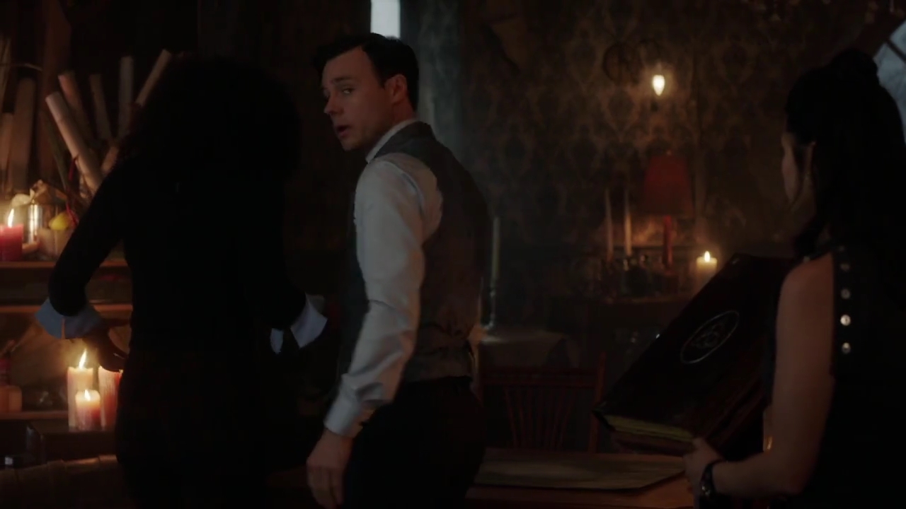 Charmed-Online-dot-nl_Charmed-1x02LetThisMotherOut01357.jpg