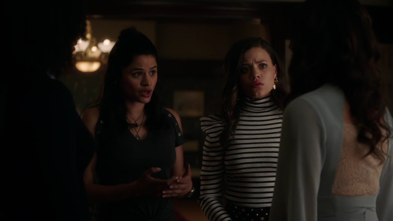 Charmed-Online-dot-nl_Charmed-1x02LetThisMotherOut01416.jpg