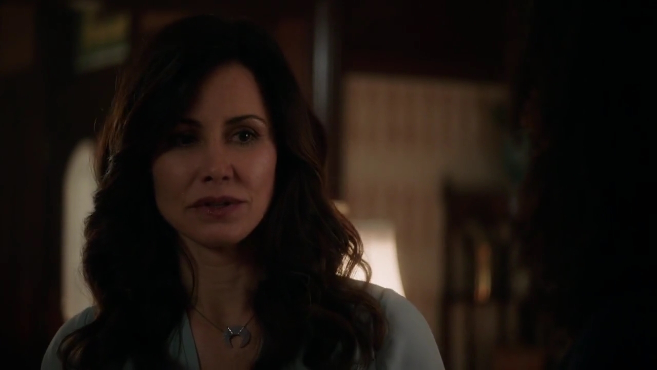 Charmed-Online-dot-nl_Charmed-1x02LetThisMotherOut01420.jpg