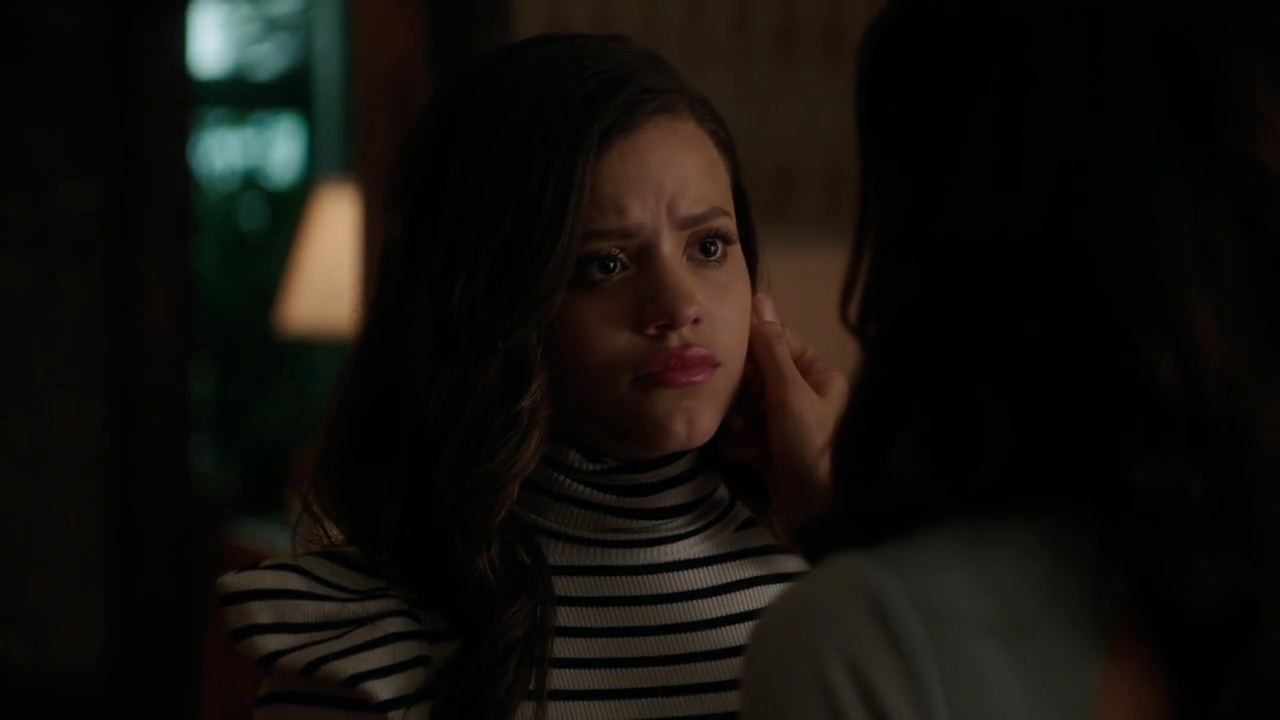 Charmed-Online-dot-nl_Charmed-1x02LetThisMotherOut01446.jpg