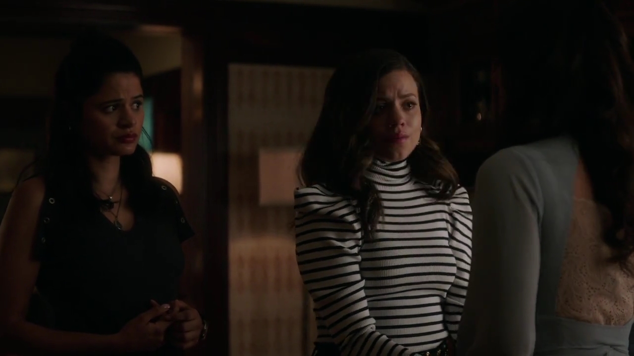 Charmed-Online-dot-nl_Charmed-1x02LetThisMotherOut01456.jpg