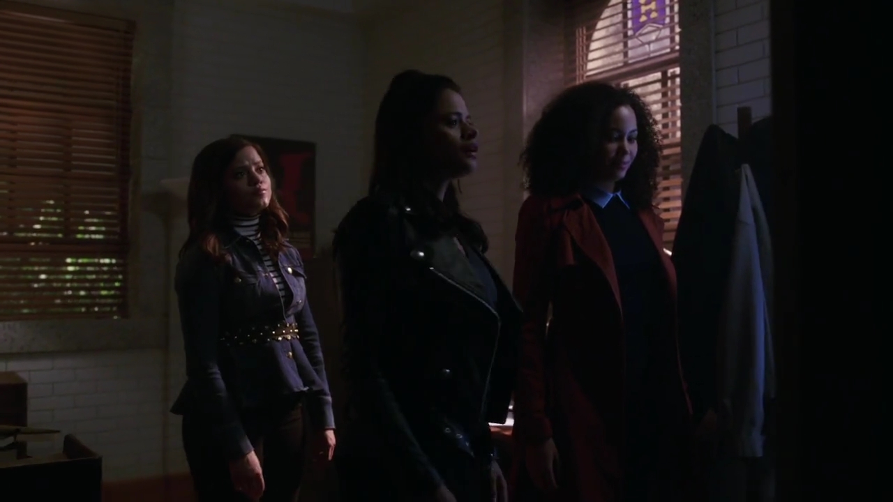 Charmed-Online-dot-nl_Charmed-1x02LetThisMotherOut01478.jpg Charmed-Online-dot-nl_Charmed-1x02LetThisMotherOut01478.jpg