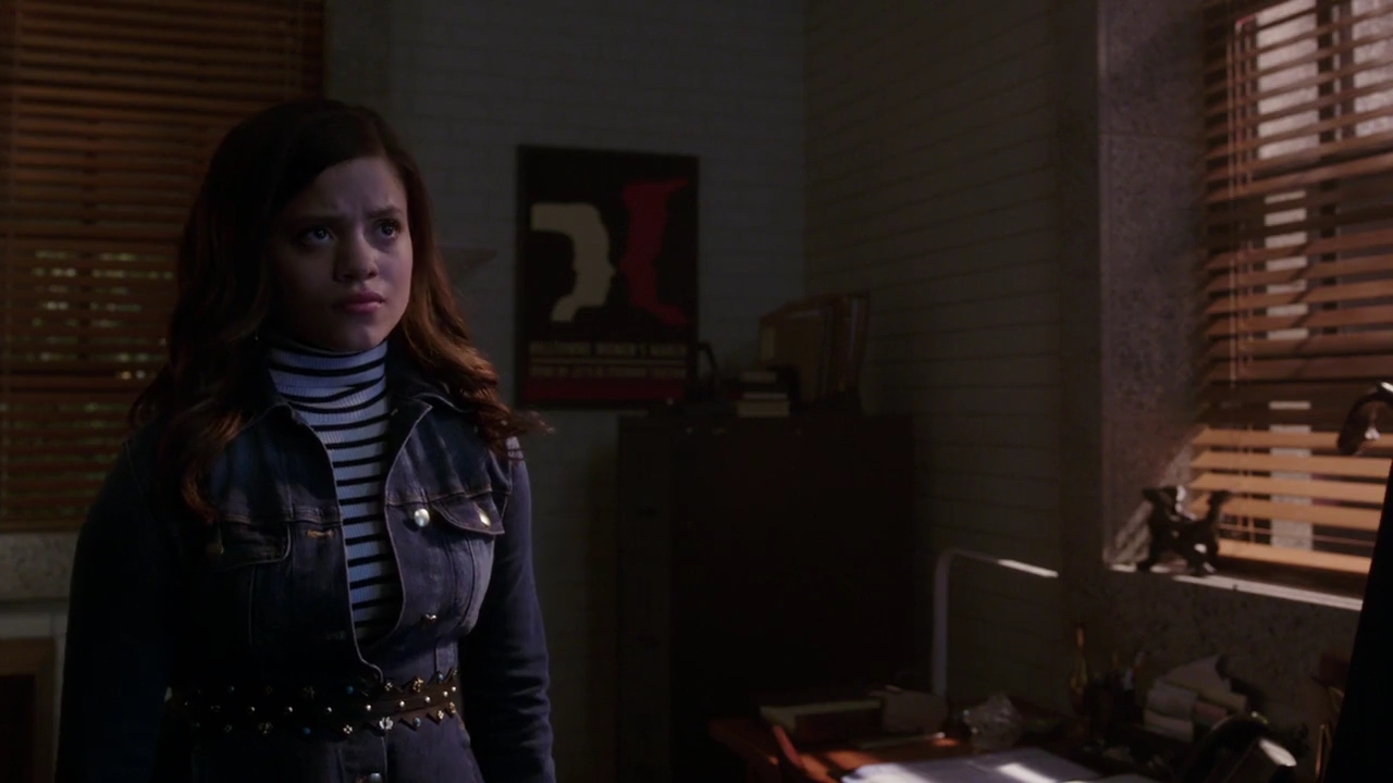 Charmed-Online-dot-nl_Charmed-1x02LetThisMotherOut01513.jpg