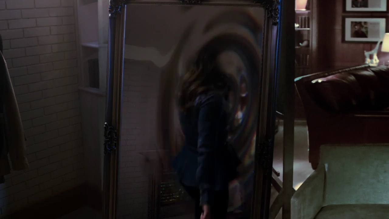 Charmed-Online-dot-nl_Charmed-1x02LetThisMotherOut01518.jpg
