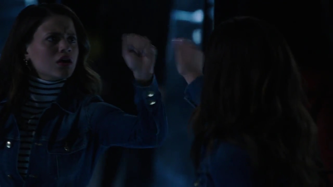 Charmed-Online-dot-nl_Charmed-1x02LetThisMotherOut01533.jpg