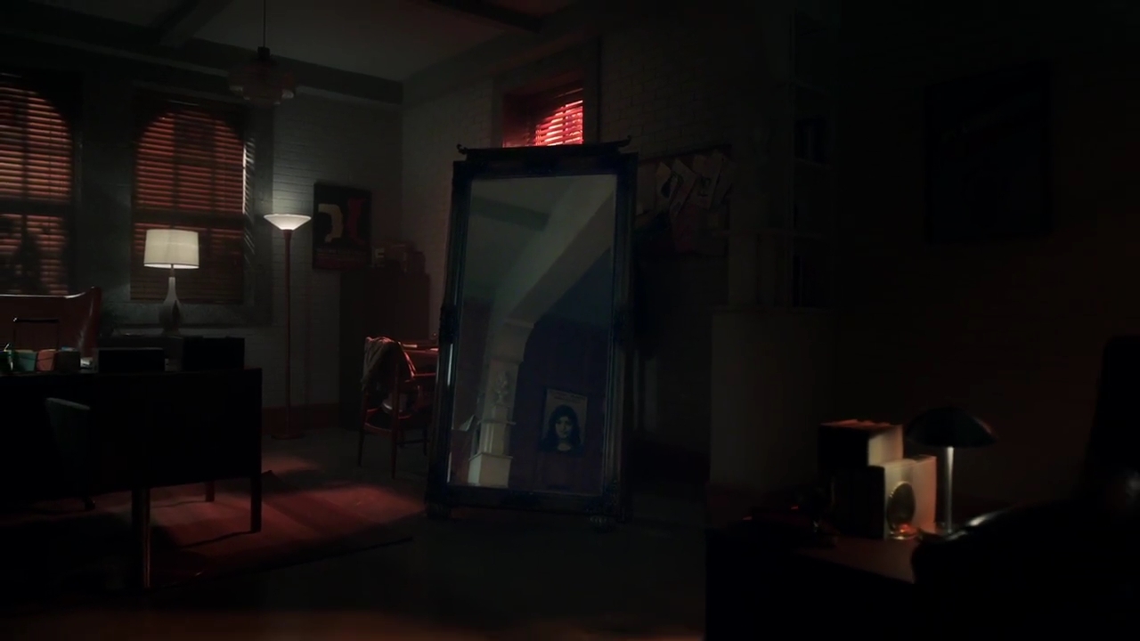 Charmed-Online-dot-nl_Charmed-1x02LetThisMotherOut01537.jpg