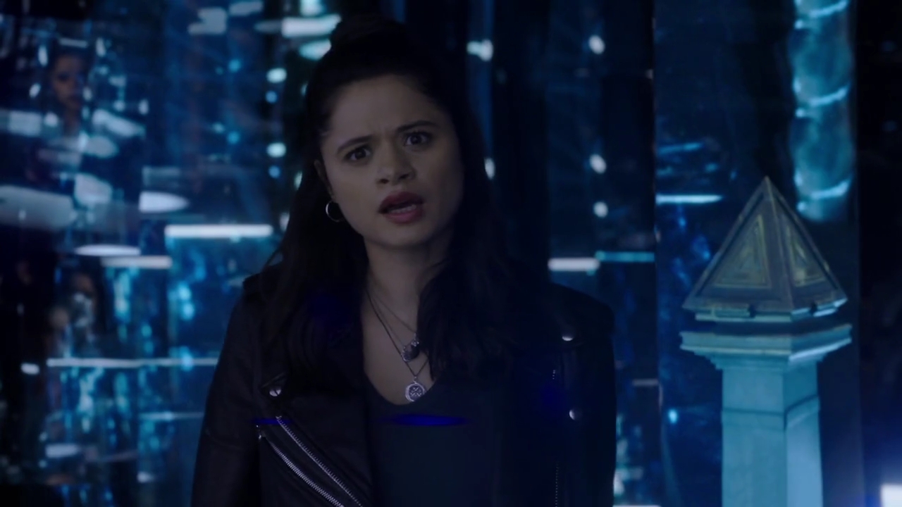 Charmed-Online-dot-nl_Charmed-1x02LetThisMotherOut01567.jpg