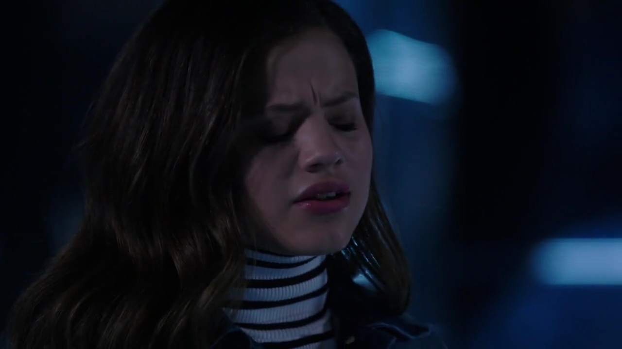 Charmed-Online-dot-nl_Charmed-1x02LetThisMotherOut01593.jpg