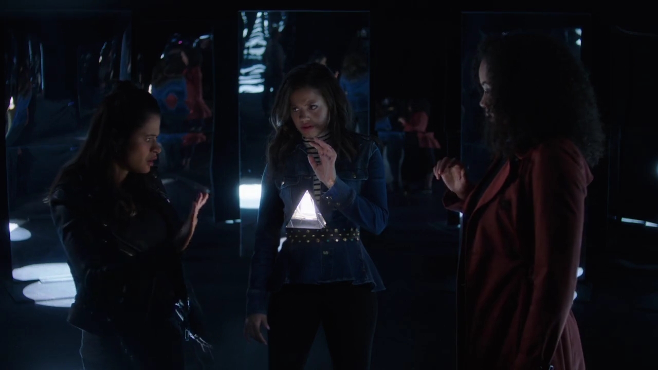 Charmed-Online-dot-nl_Charmed-1x02LetThisMotherOut01622.jpg