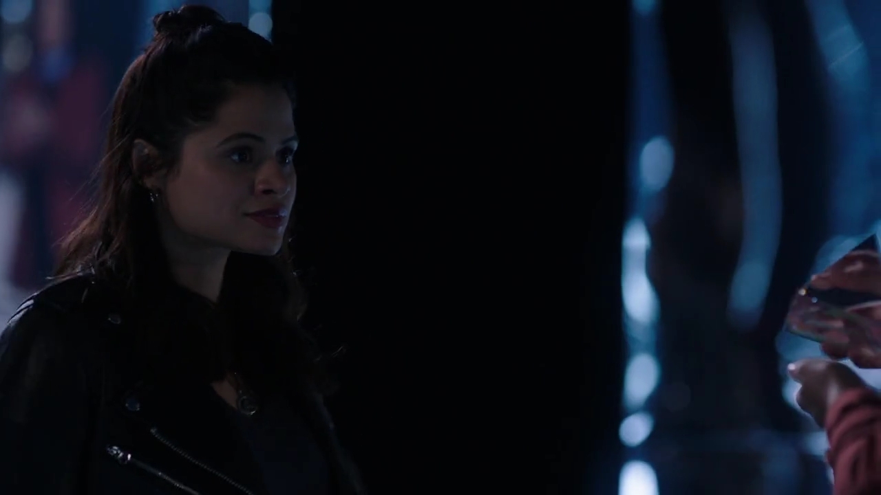 Charmed-Online-dot-nl_Charmed-1x02LetThisMotherOut01629.jpg