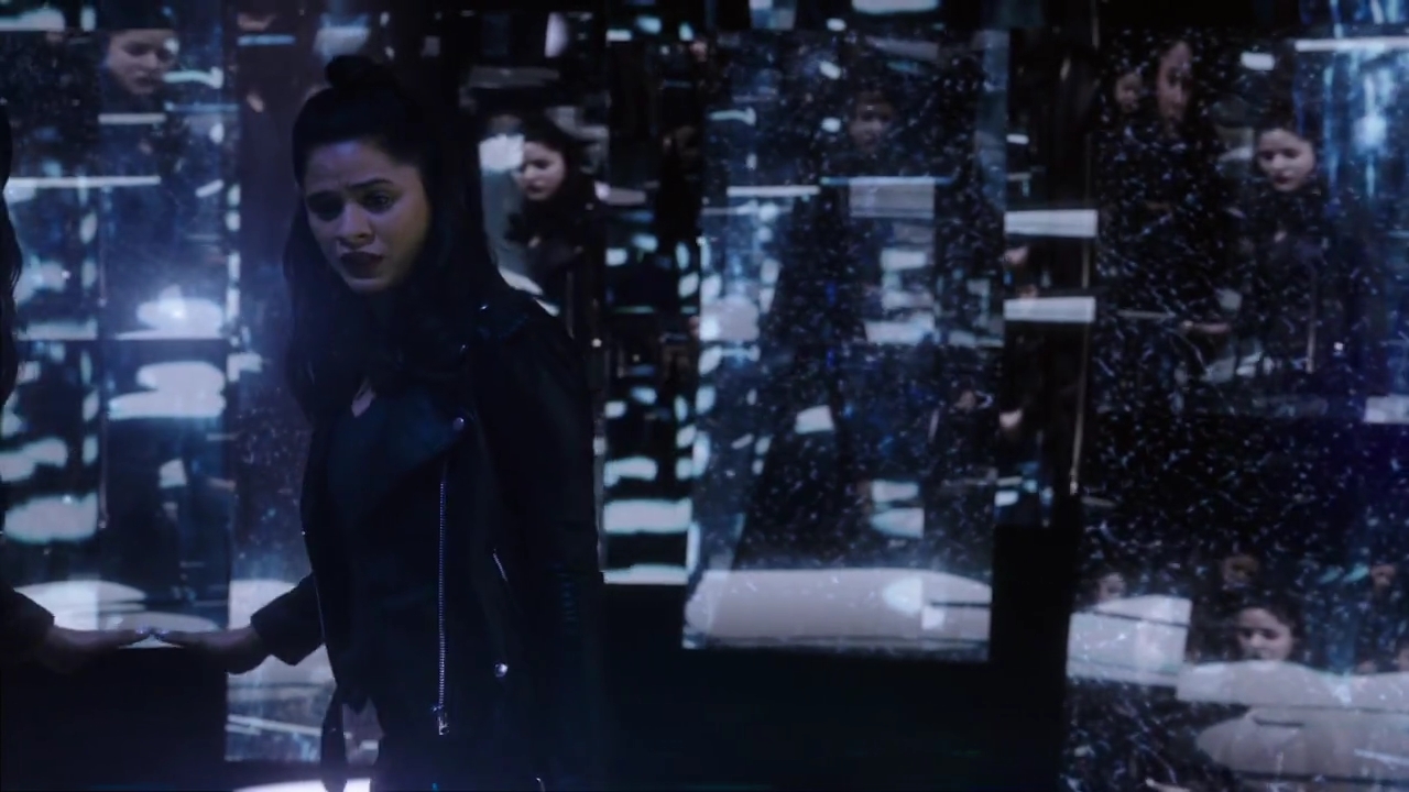Charmed-Online-dot-nl_Charmed-1x02LetThisMotherOut01643.jpg