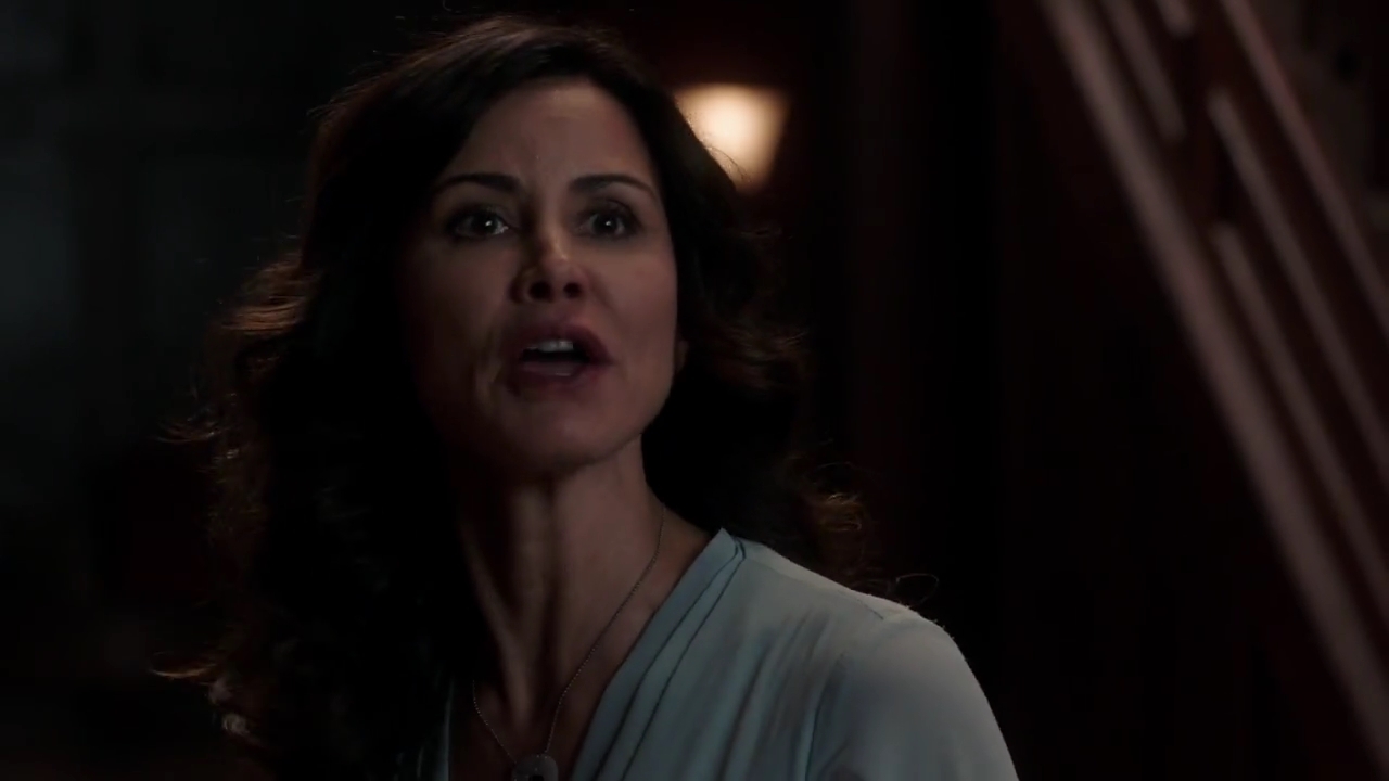 Charmed-Online-dot-nl_Charmed-1x02LetThisMotherOut01708.jpg