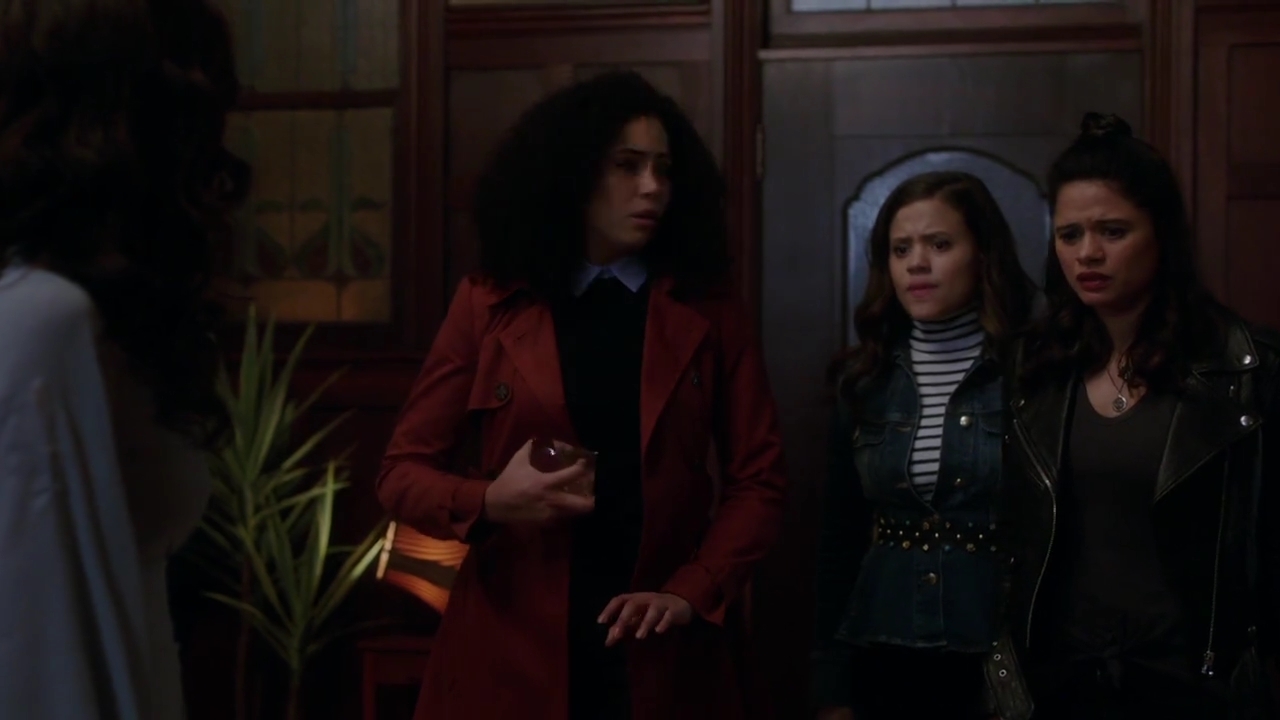 Charmed-Online-dot-nl_Charmed-1x02LetThisMotherOut01729.jpg