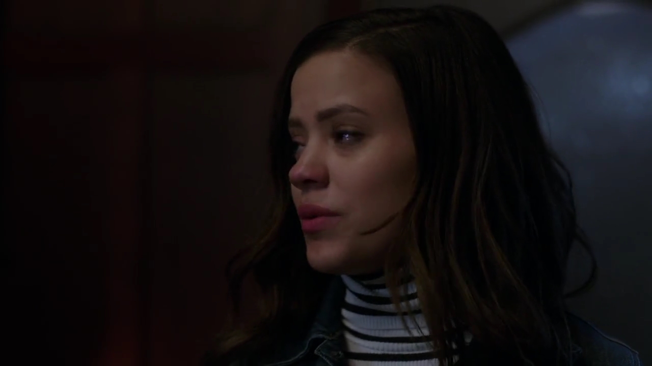Charmed-Online-dot-nl_Charmed-1x02LetThisMotherOut01732.jpg