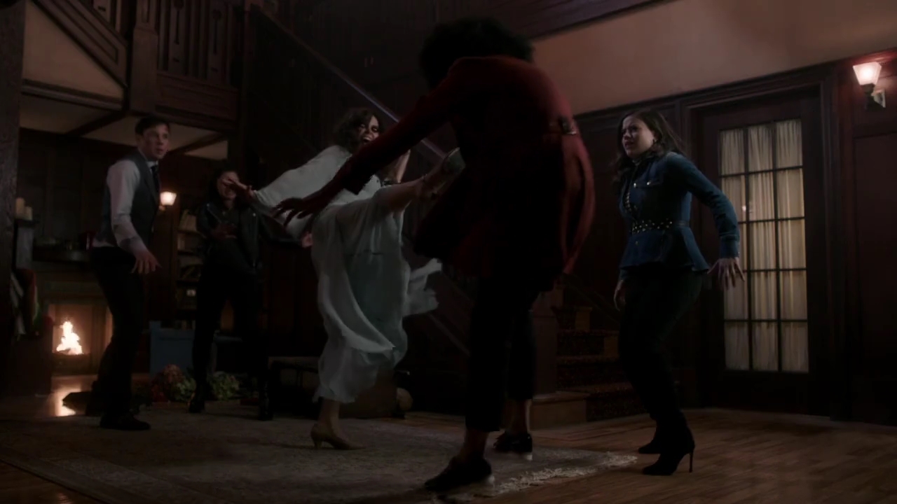 Charmed-Online-dot-nl_Charmed-1x02LetThisMotherOut01783.jpg Charmed-Online-dot-nl_Charmed-1x02LetThisMotherOut01783.jpg