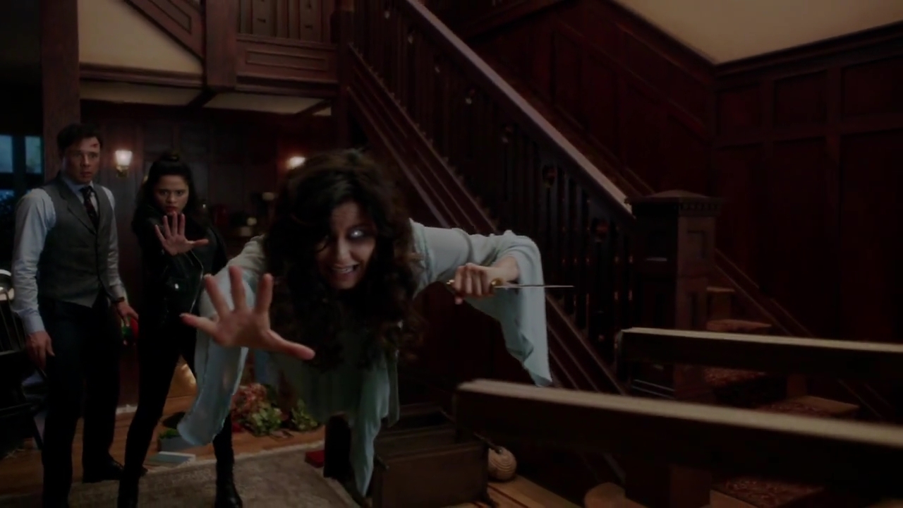 Charmed-Online-dot-nl_Charmed-1x02LetThisMotherOut01794.jpg