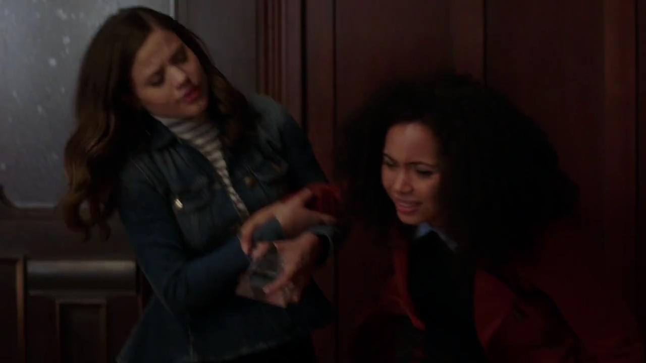 Charmed-Online-dot-nl_Charmed-1x02LetThisMotherOut01834.jpg