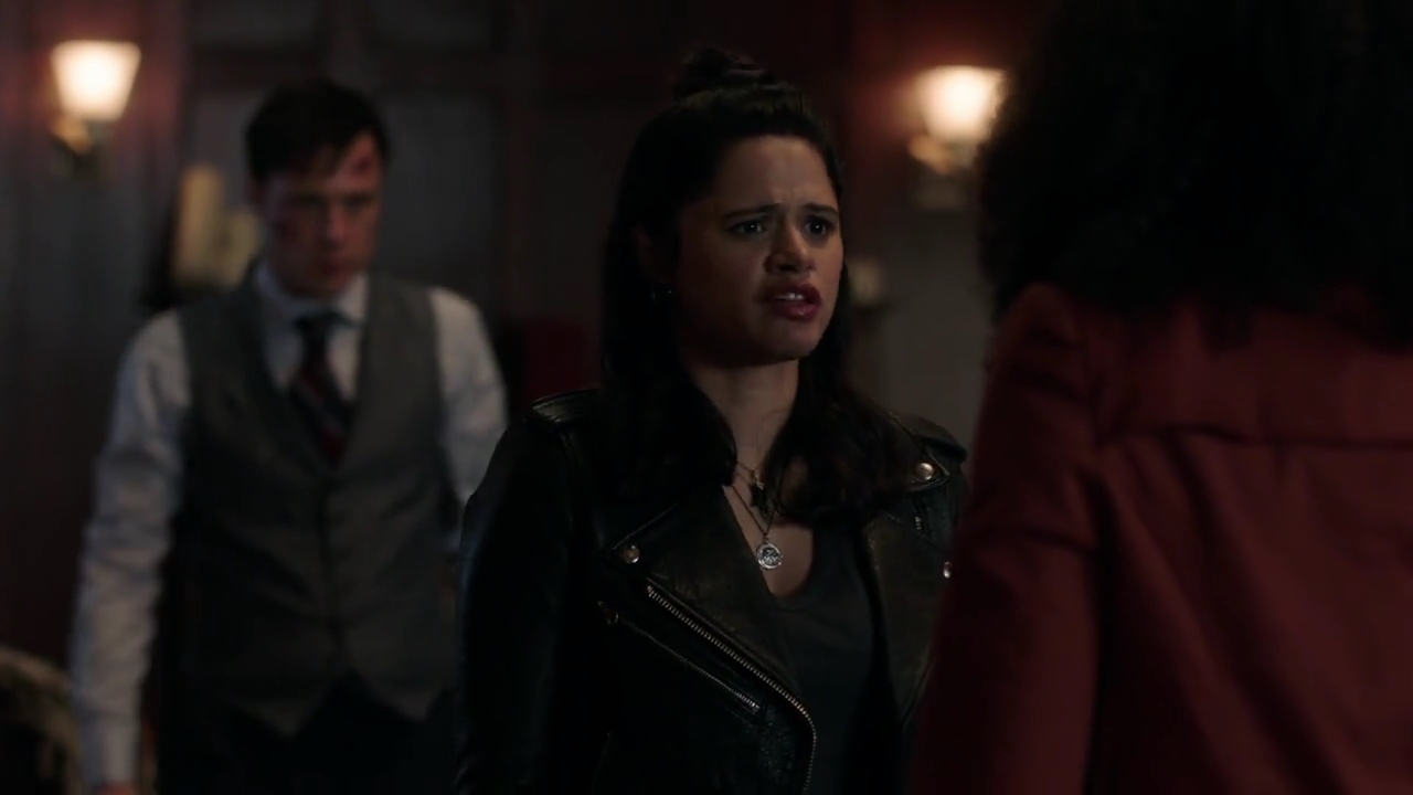 Charmed-Online-dot-nl_Charmed-1x02LetThisMotherOut01840.jpg