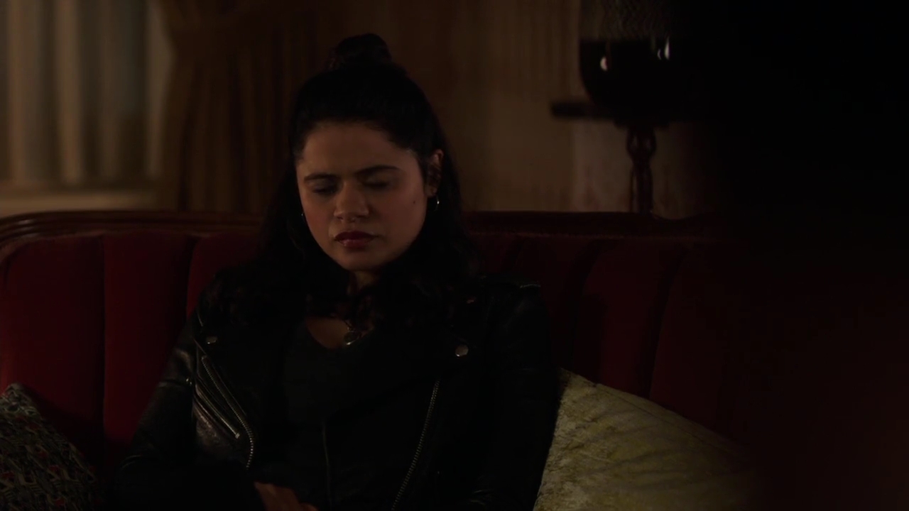 Charmed-Online-dot-nl_Charmed-1x02LetThisMotherOut01937.jpg
