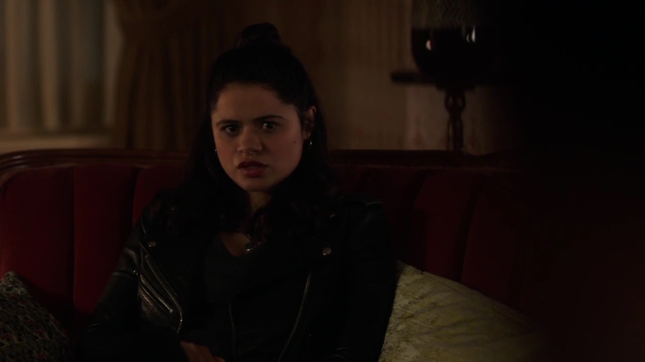 Charmed-Online-dot-nl_Charmed-1x02LetThisMotherOut01938.jpg