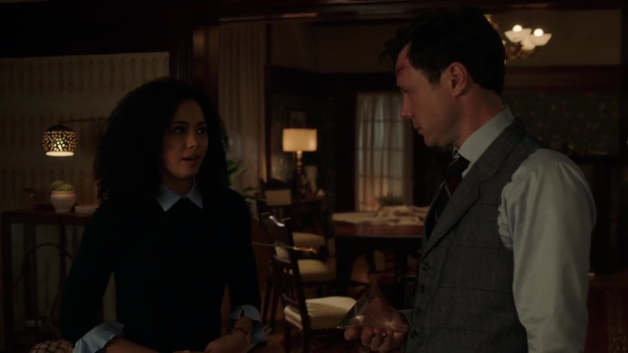 Charmed-Online-dot-nl_Charmed-1x02LetThisMotherOut02002.jpg