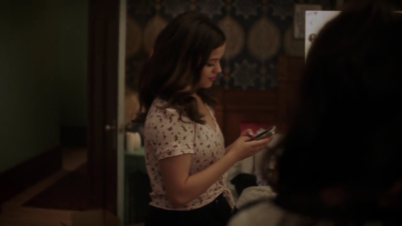 Charmed-Online-dot-nl_Charmed-1x02LetThisMotherOut02163.jpg